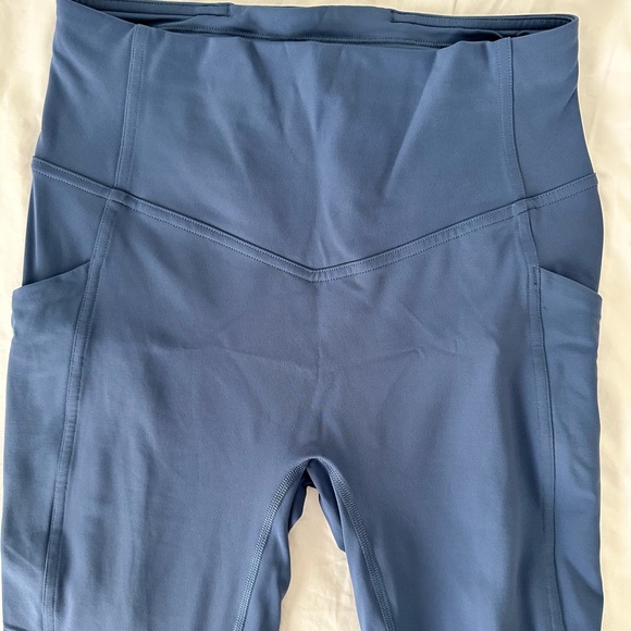 All the right places crop - Picture 3 of 4